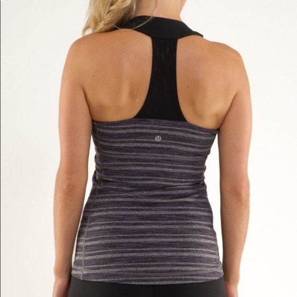 Lululemon Scoop  Neck Tank Top Size 6 US Black Stripes Galore Built-in Shelf Bra - Picture 4 of 8